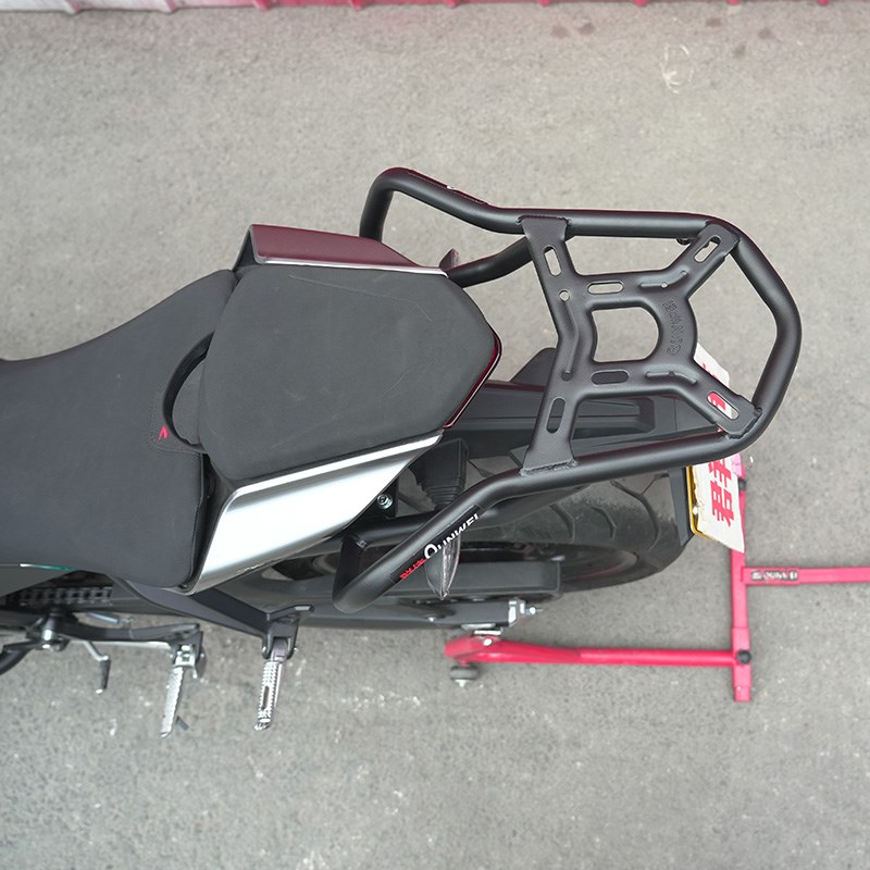 适用凯越4d50R后货架尾箱架尾翼扶手尾架ZF400-2尾箱支架衣架改装