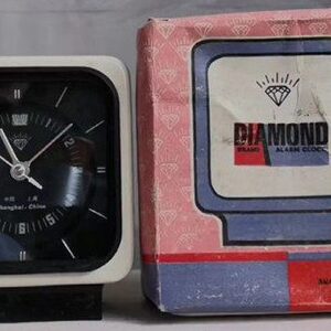 1992年生产全铜齿轮铁壳正方型（中）钻石牌机械闹钟