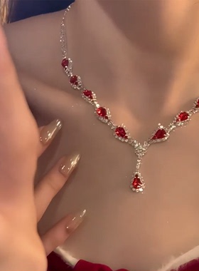 红色水滴项链耳钉小众高级感