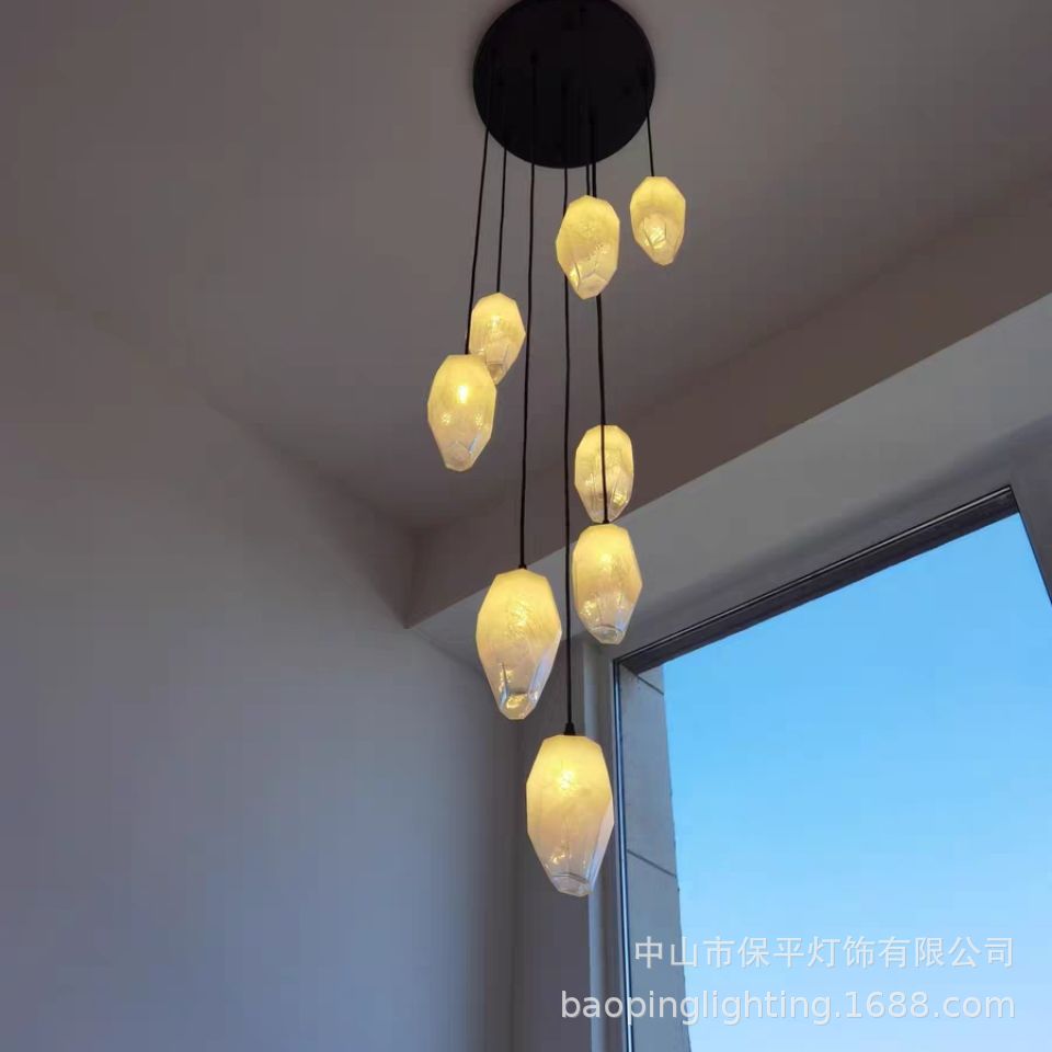 复式楼楼梯长吊灯现代新中式别墅客厅楼中楼旋转楼梯餐厅玻璃灯具