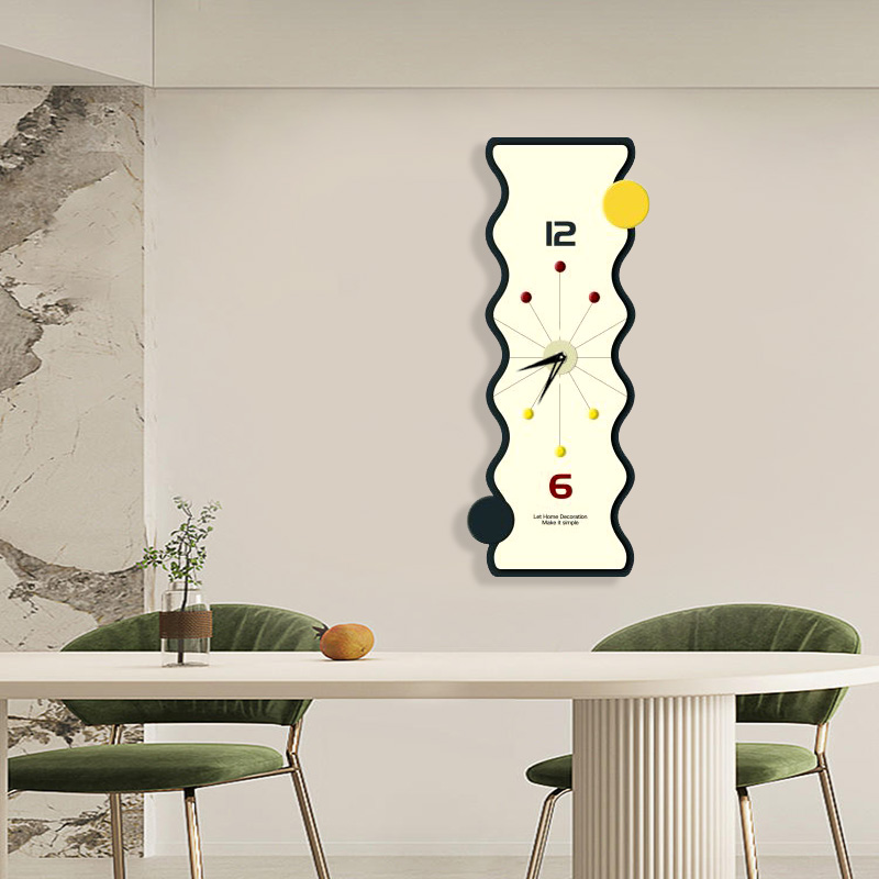 创意挂钟现代简约客厅钟表2023新款网红时钟大气轻V奢挂墙竖版挂