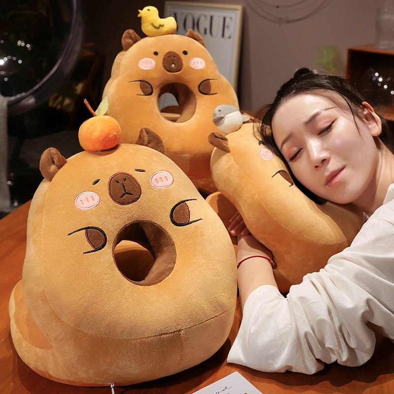卡皮巴拉水豚午睡枕趴p睡枕办公室午休神器抱枕小学生睡觉儿童女