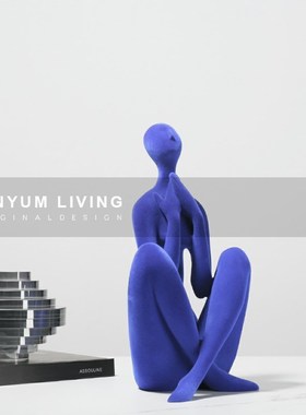 简约现代蓝色树脂植绒人物雕塑y摆件样板房间酒店玄关家居客厅摆