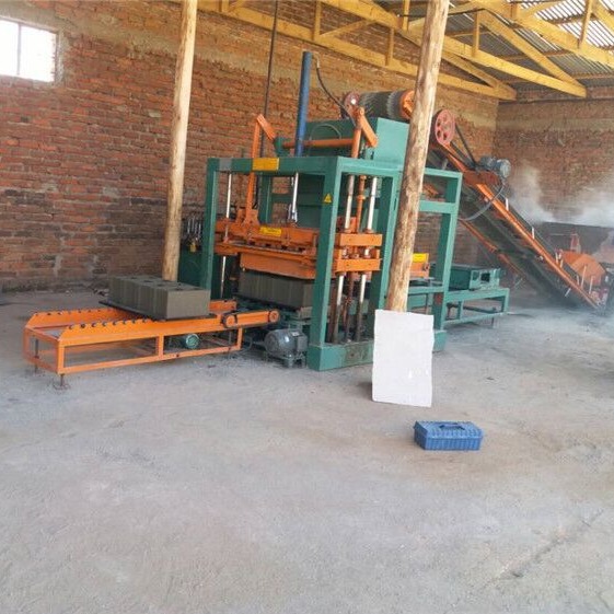 胜亚坦桑尼亚QT4-20液压砖机6英寸实心砖机空心砖机QT4-18