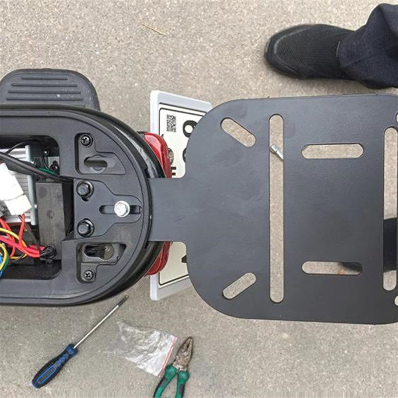 适用于爱玛雅迪台铃新日电动车后备箱支架尾箱支架W尾箱底板通用