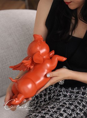 契阔家居鸿运当头橙色飞天小猪B树脂雕塑艺术家居摆件桌面装饰品