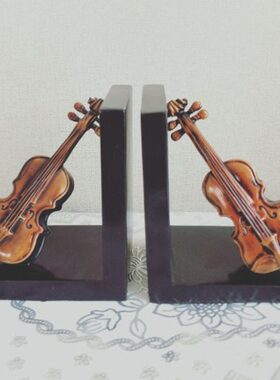 新款复古小提琴书档欧式玄关书立书夹摆件树脂豪华工艺品家居饰品