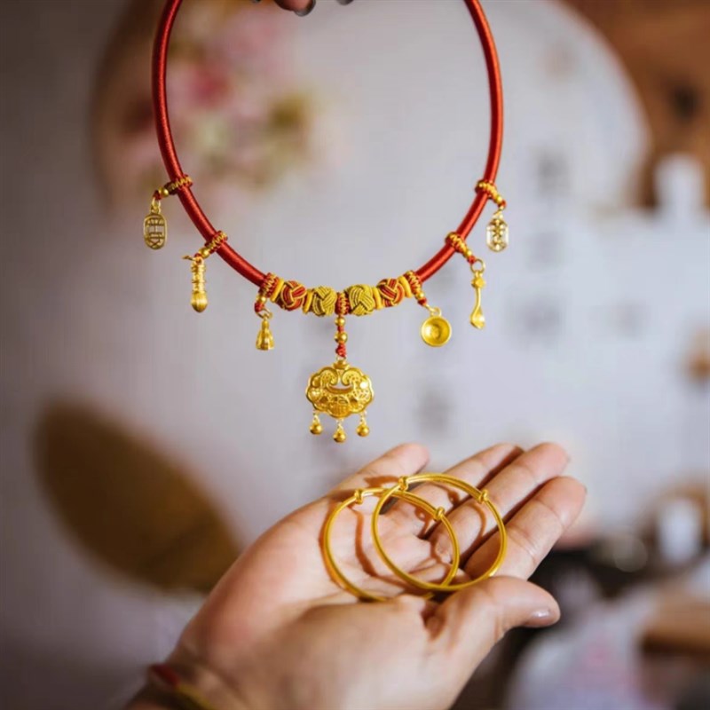 宝宝长命锁项圈满月百天周岁金锁银锁道具婴儿百福锁拍照平安锁