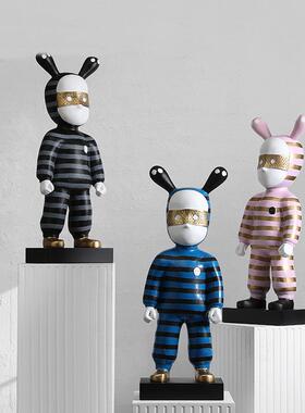 北欧卡通风人物大型轻奢创意落地摆件客厅电视柜旁样板房家居装饰