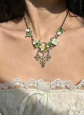 夏日绿野 新款复古森系繁v花项链小众气质轻奢精致甜美百搭锁骨链