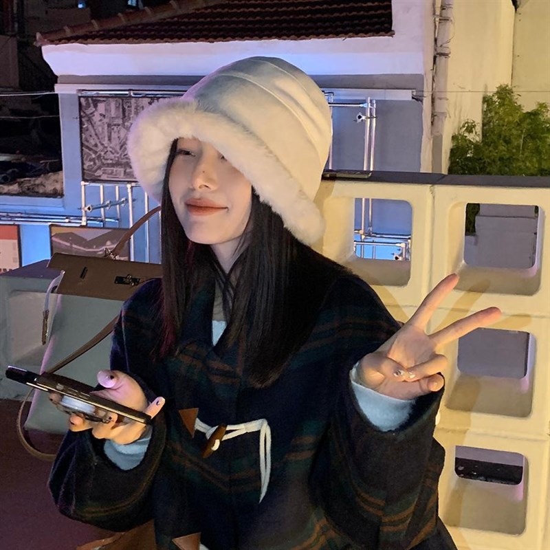 毛茸茸帽子女冬天卷边渔夫帽保暖护耳H加绒加厚大头围麂皮绒盆帽