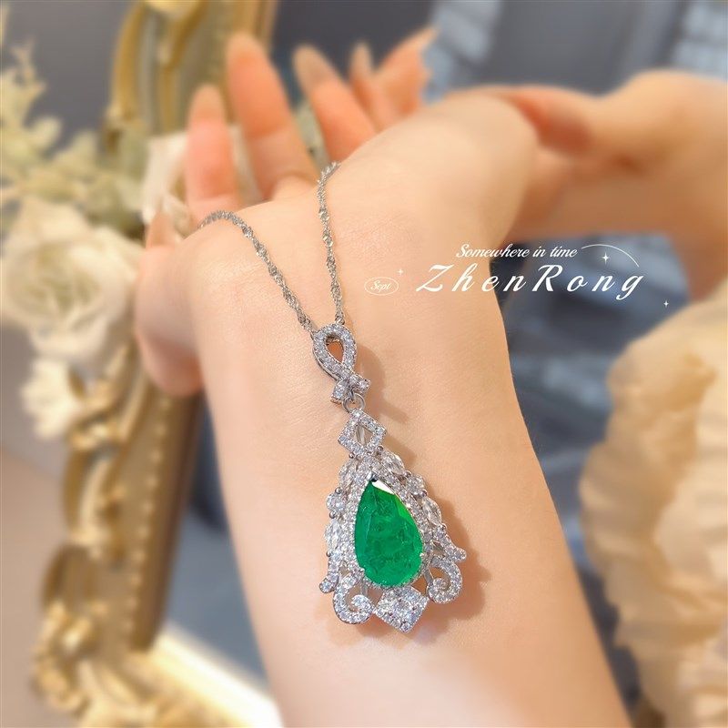 奢华豪镶培育祖母绿吊坠时尚w气质百搭高碳钻水滴梨形绿钻项链女