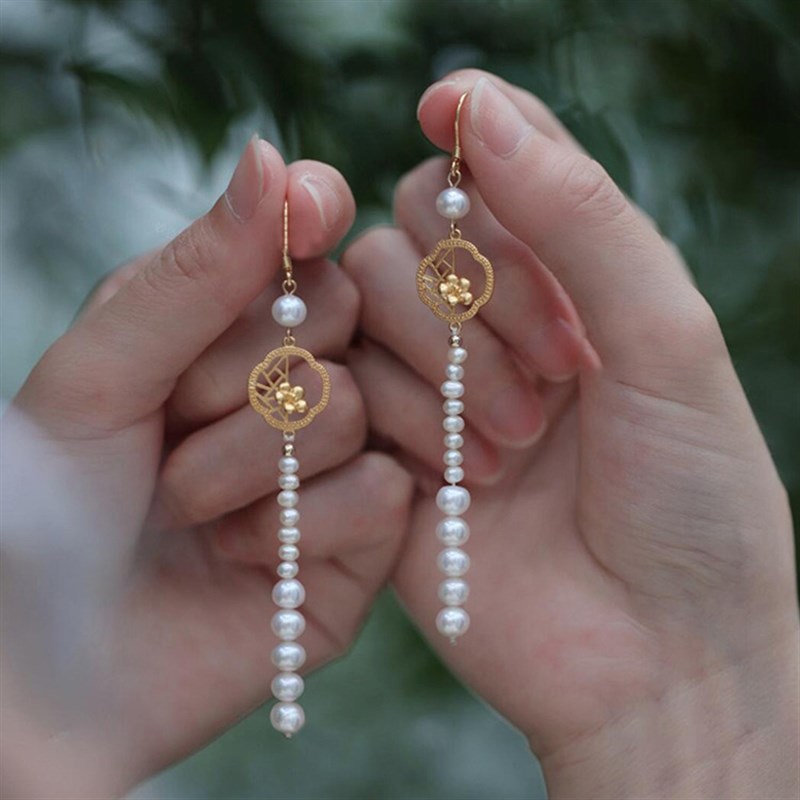 宫锁珠帘复古风高雅水滴形镂空珍珠耳环新中式轻奢长款Z流苏耳饰