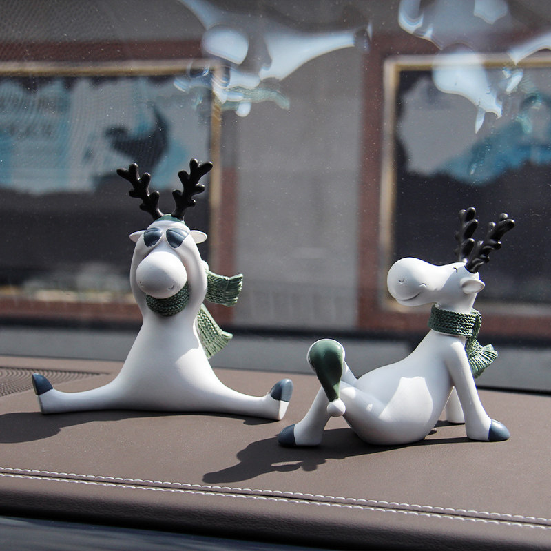 一鹿平安治癒系女车载一路平安麋鹿中控台高级感汽车上装饰品摆件