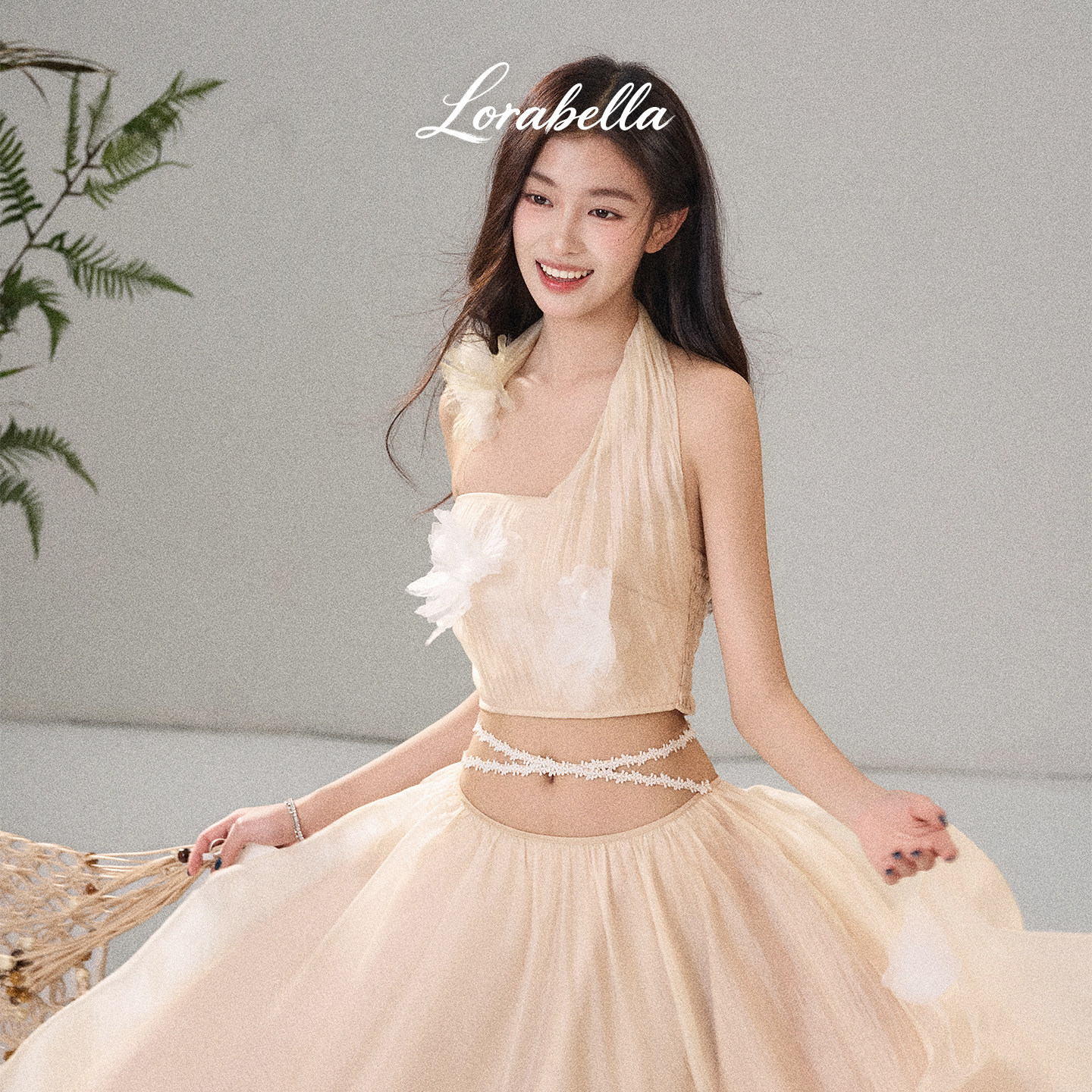 Lora Bella/“在裙摆写诗”醋酸挂脖抹胸低腰半裙手工立体花套装