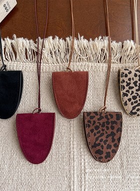 可爱豹纹植绒磁吸眼镜挂链女小众设计感项链毛衣链多功能配饰春季