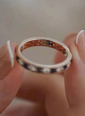 仿莫桑比b克石榴石戒指镀玫瑰金间隔闪钻指环女简约复古轻奢网红