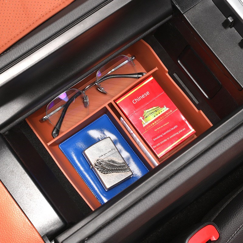 适用GLC300L中控扶手箱u储物盒C260L水杯垫新C级车内装饰用品