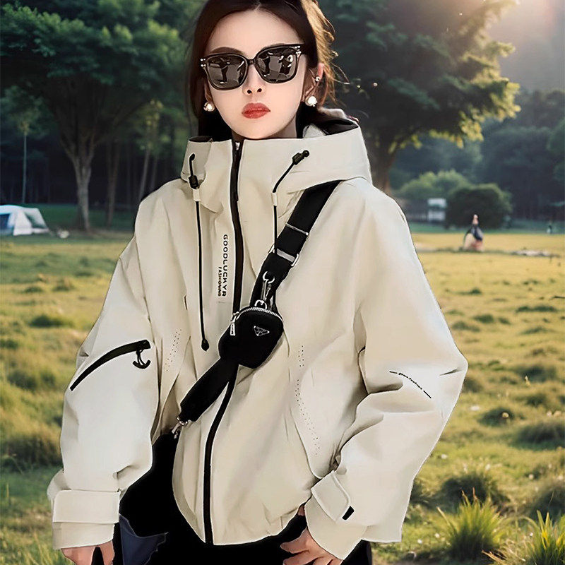 短款冲锋衣短外套女款春秋季2025新款爆款小个子休闲 洋派薄款夹