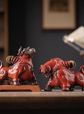 陶瓷红色牛摆件一对招财客厅办公室桌面装饰工艺品生肖牛年吉祥物