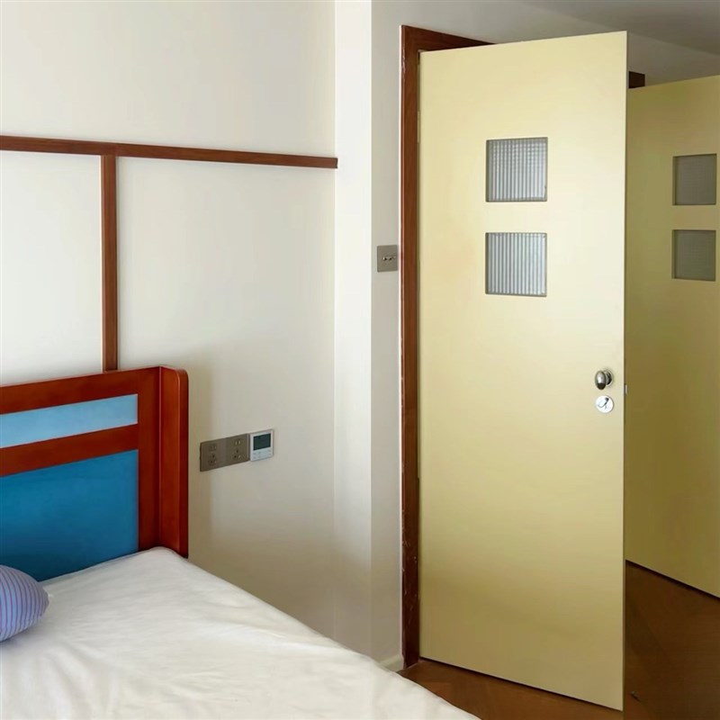 可可淡奶白色奶油风木门卧室门实木复合烤漆室内门套装门现代极简