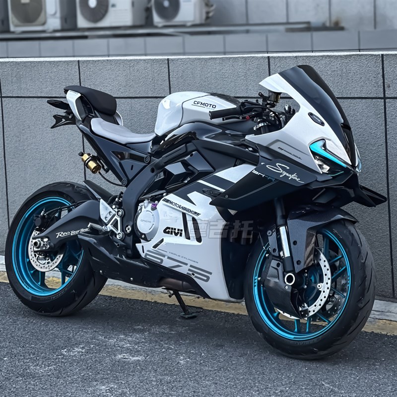 适用春风675SR改装竞技风挡 定风翼 鲨鱼鳍护板前挡风下唇配件