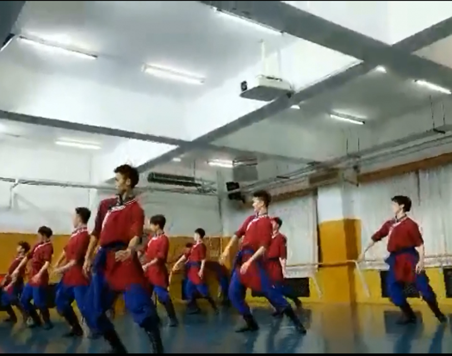 少数民族舞蹈服男民族服饰筷子舞表演组合艺考绕腕舞服装舞台演出