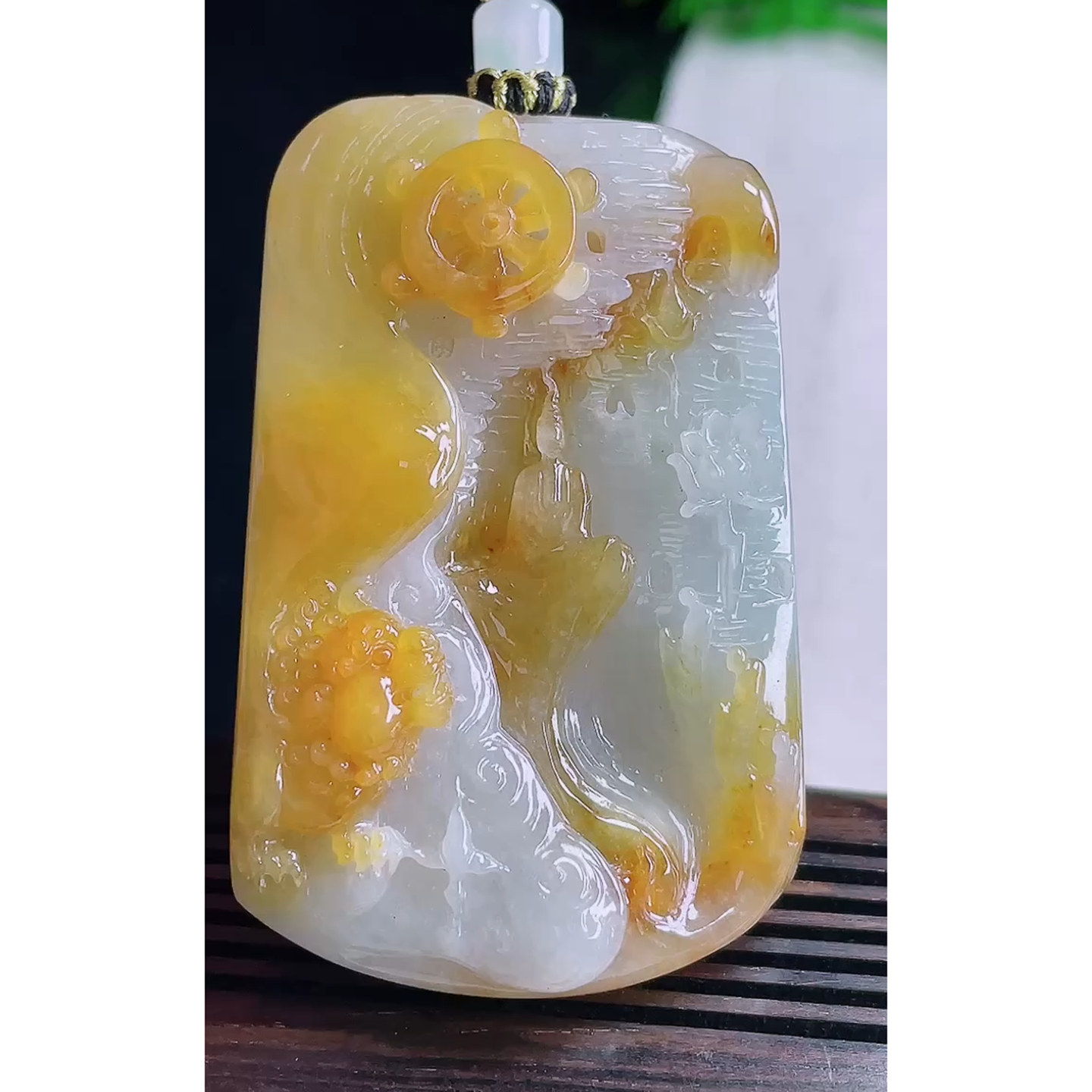 缅甸天然A货玉石翡翠 老坑冰种 手工精雕 黄翡悟道山水牌吊坠