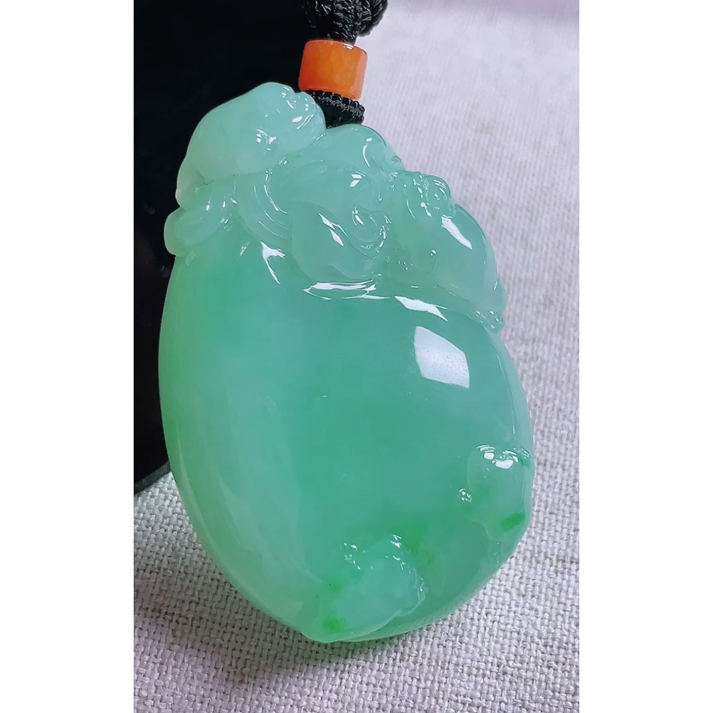 缅甸天然A货玉石翡翠 老坑冰种手工精雕绿钱袋吊坠