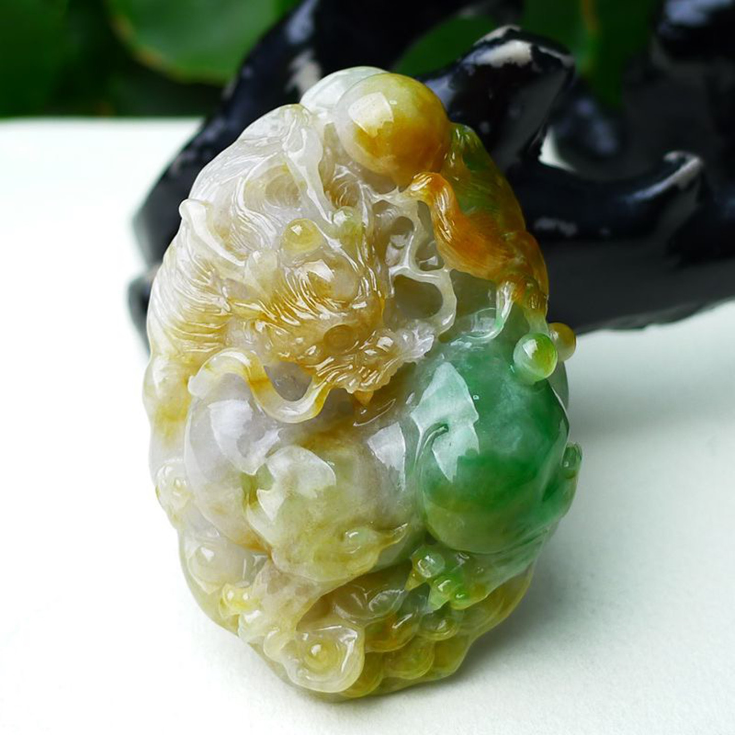 缅甸天然A货玉石翡翠 老坑冰种手工精雕黄加绿瑞兽吊坠