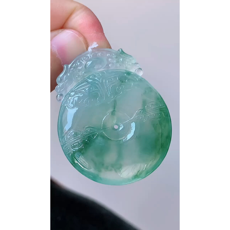 缅甸天然A货玉石翡翠 老坑冰种 手工精雕 飘花仿古雕花平安扣吊坠