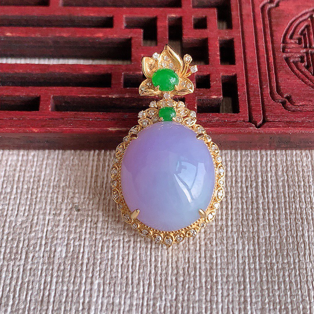 缅甸天然A货玉石翡翠 老坑冰种 手工精雕18K金伴钻紫罗兰蛋面吊坠