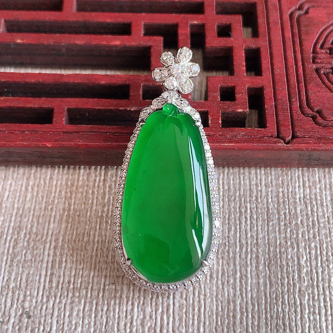 缅甸天然A货玉石翡翠老坑冰种手工精雕18K金伴钻镶嵌满绿福瓜吊坠