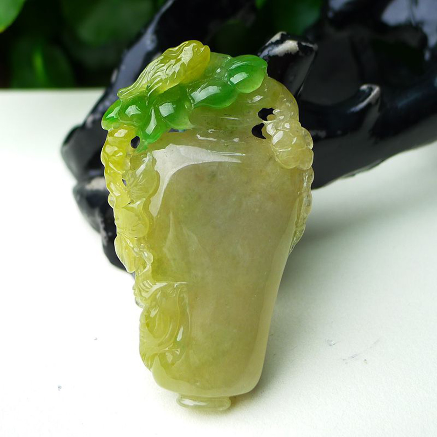 缅甸天然A货玉石翡翠 老坑冰种手工精雕黄加绿 花瓶吊坠