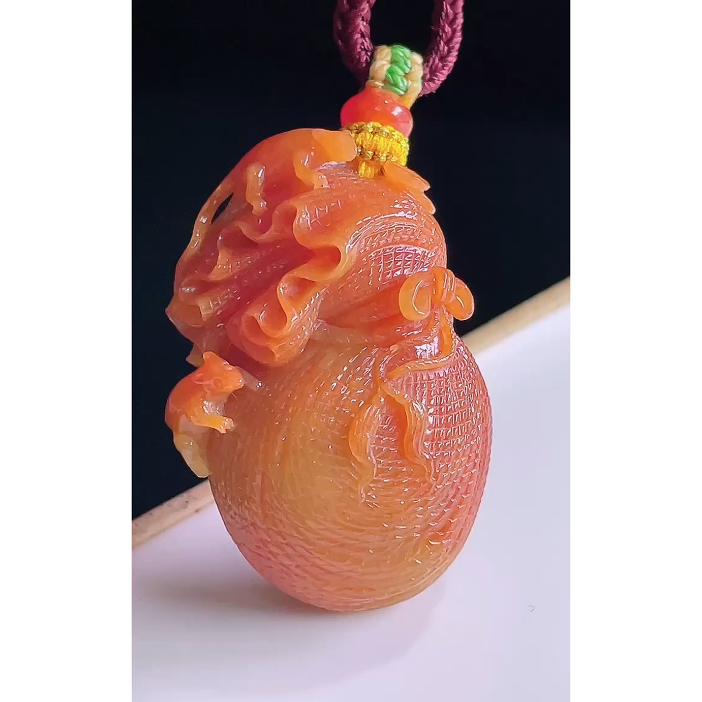 缅甸天然A货玉石翡翠 老坑冰种手工精雕红翡钱袋吊坠