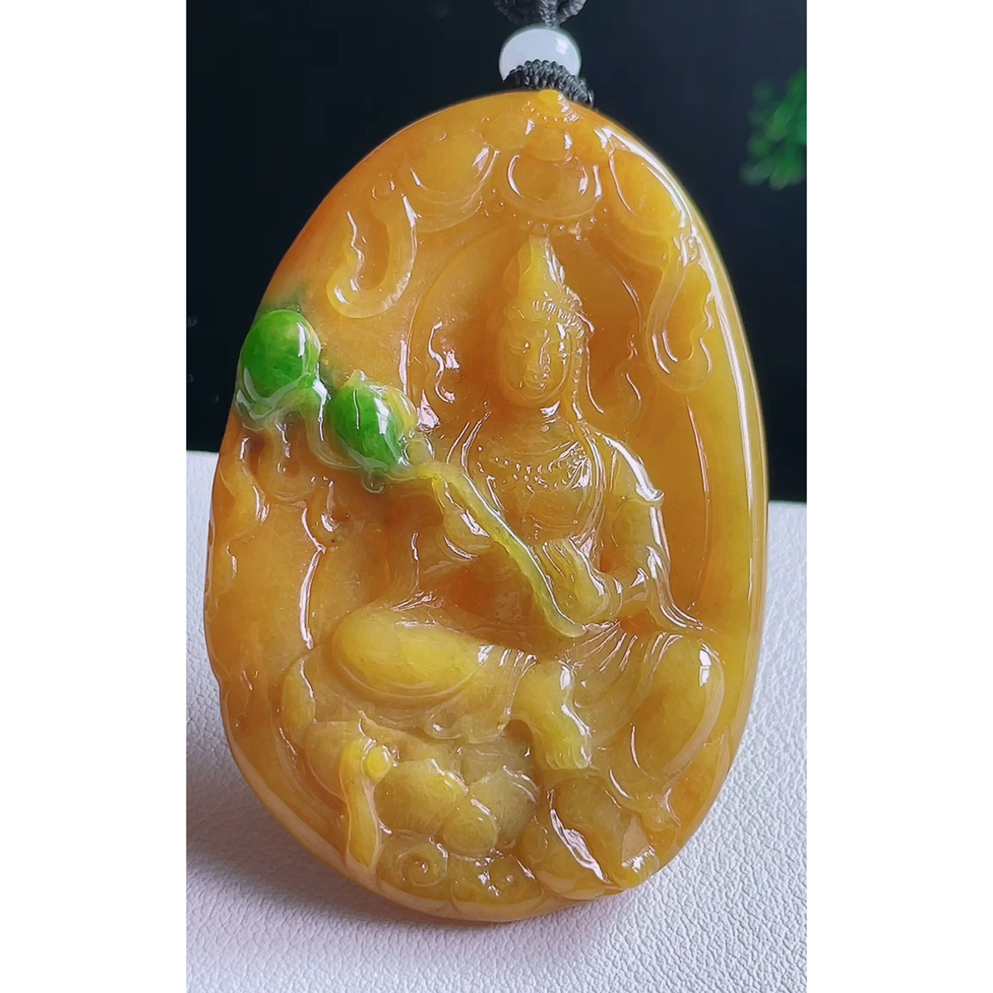 缅甸天然A货玉石翡翠 老坑冰种手工精雕黄翡飘绿观音吊坠
