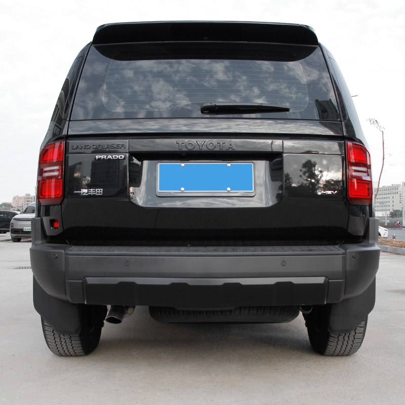 适用24款普拉多LC250下护板新霸道前后保险杠护板黑武士改装配件