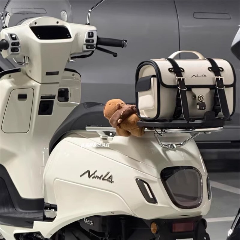 适用摩托车尾箱包复古后座包电动车皮尾箱本田25款NS125LA后尾包