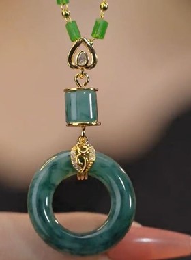 小众轻奢平安扣吊坠项链女高级感B新款个性百搭高档复古配饰颈链