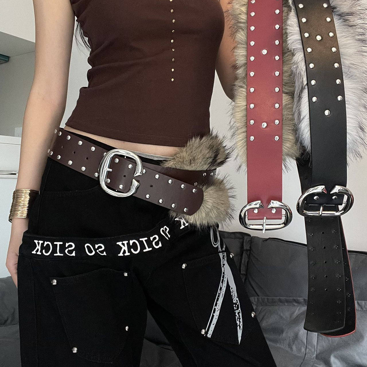 美式铆钉宽版腰带女重工朋克风小众毛毛拼接腰封配裙子牛仔裤皮带