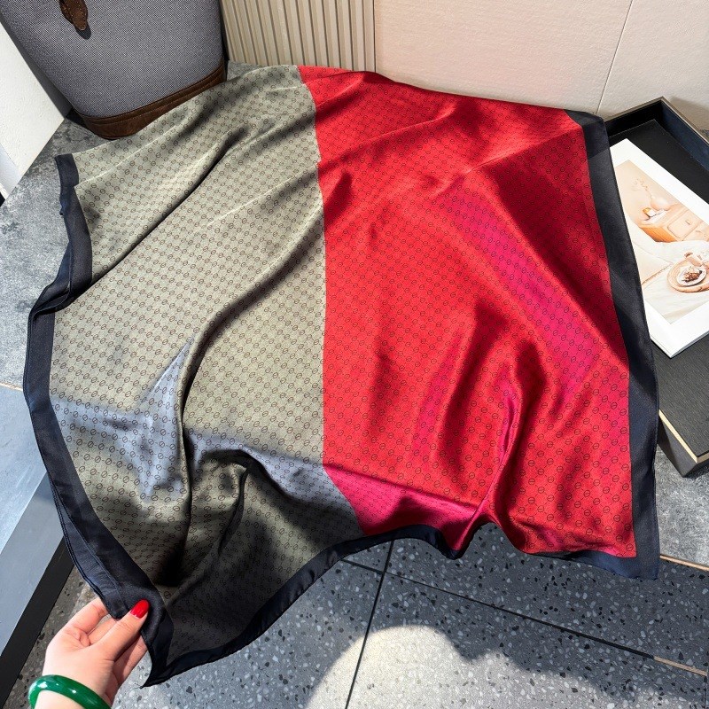 丝巾女春c秋夏季新款高级感长条丝巾百搭披肩防晒围脖护颈洋气围