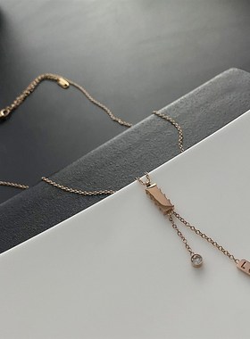 LOVE字母钛钢项链o女时尚气质锁骨链网红简约风个性脖子饰品不掉