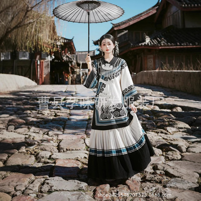 苗疆少女黑色彝族民族风云南少数民族服装女写真拍照影楼摄影服饰