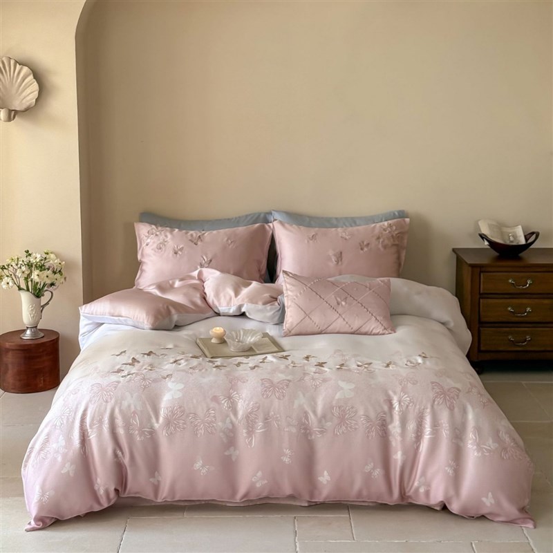 轻奢夏季丝滑透气60S奥地利兰精天丝四件套少女心蝴蝶刺绣被套