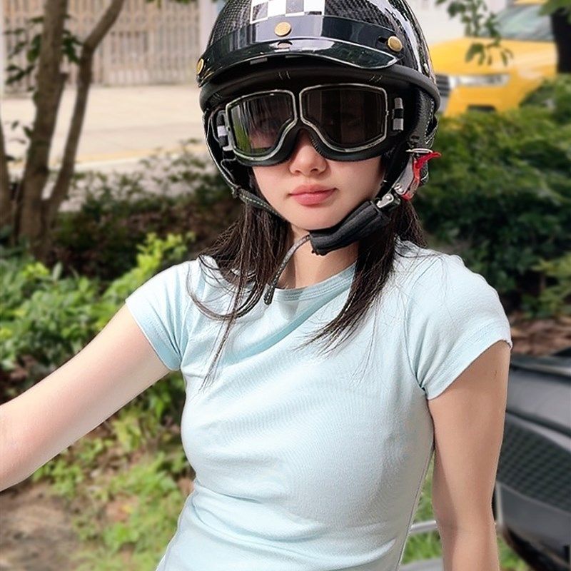 摩托车头盔碳纤维超轻夏天瓢盔3C四季巡航机车男女W覆古半盔哈雷