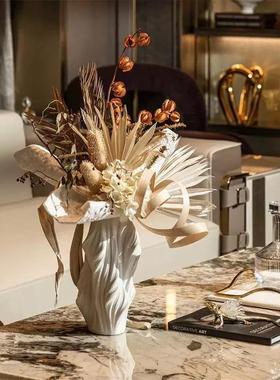 现代中古奶油侘寂风样板房餐桌高档成品花艺托盘酒具组合摆件