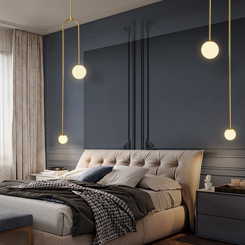 北欧风卧室主卧轻奢床头小吊v灯网红长线玻璃全铜现代简约创意个
