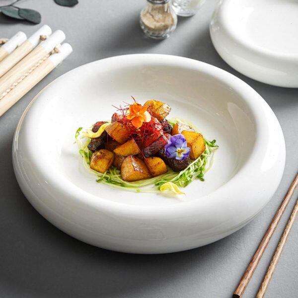 白色酒店盘子创意北欧餐具家用瓷器网红个性菜盘西餐法餐摆盘
