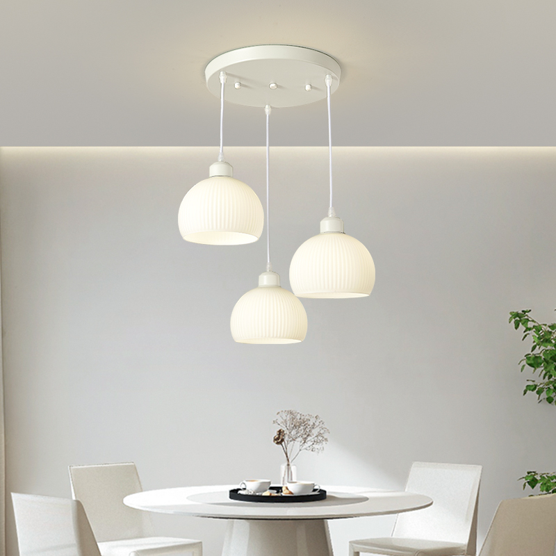 餐厅吊灯简约现代创意极简白色商铺用吧台灯北P欧奶油侘寂风饭桌
