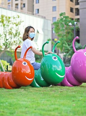 卡通毛毛虫摆件幼儿园林座椅公园草E坪装饰玻璃钢景观小品落地雕